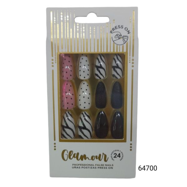 Uñas postizas decoradas en caja