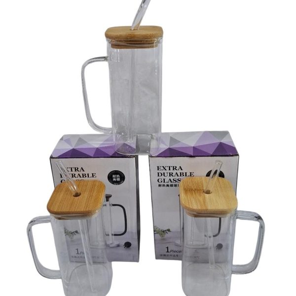 Vaso de vidrio con asa,  tapa bamboo y sorbete en caja- 42779