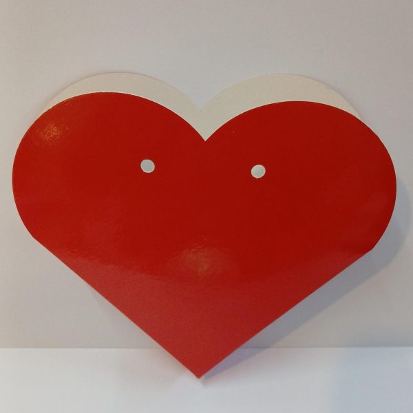 Caja Corazon bombonera 14 cm con perforacion pra cinta o moño- 0016