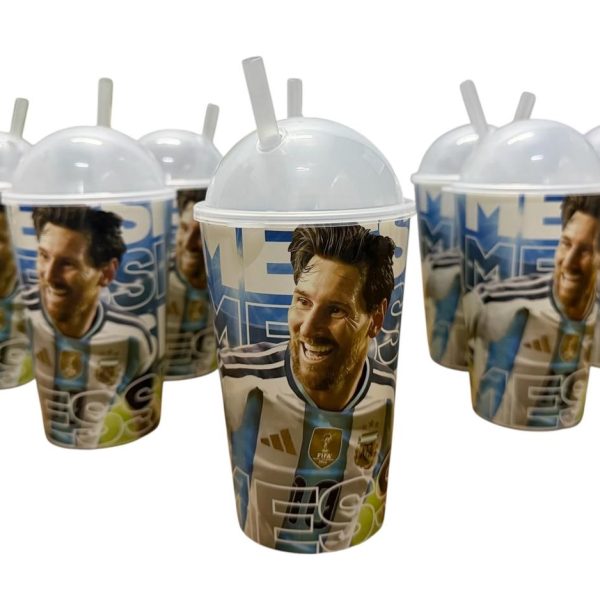 Vaso inf. tapa domo con sorbete jugadores de futbol- 29533